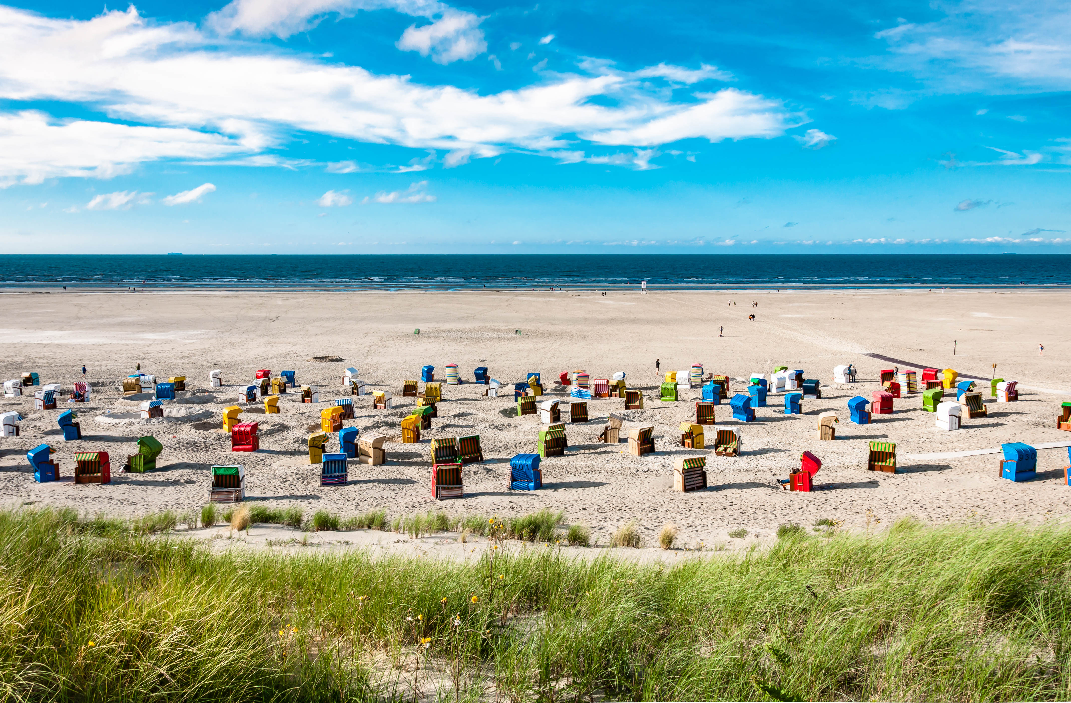 beach-chairs-at-the-island-of-juist-in-germany-istock_77047657_xlarge-2