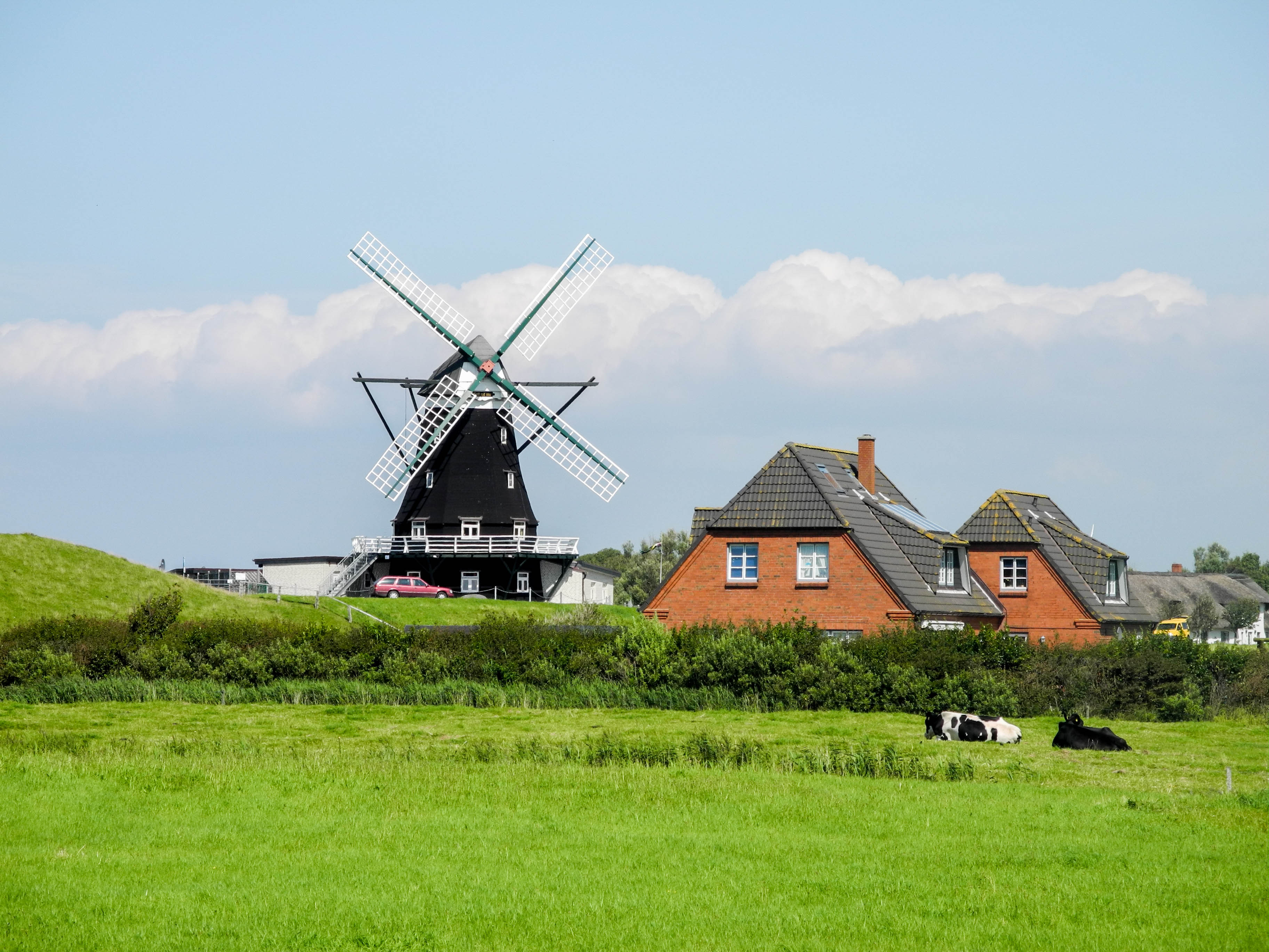 windmill-at-pellworm-germany-istock_24276092_large-2