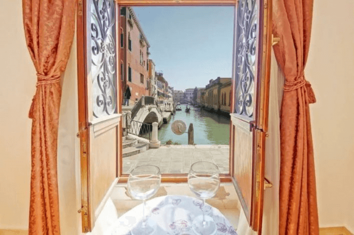HG-airbnb_venedig_dolcevita_1-707×471-1