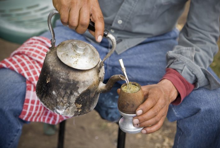 urlaubsguru.de_yerba-mate-gaucho-argentina-patagonia-istock_000013006372_large