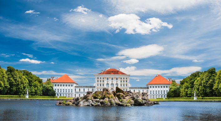 muenchen-nymphenburg-shutterstock_211757821