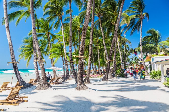 boracay-weissen-strand-istock_000042848664_large-editorial-only-andrey-danilovich-2