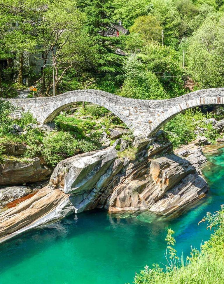 verzasca-valley_shutterstock_384940909_1920-2