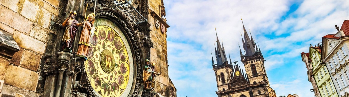 astronomical-clock-in-old-town-square-in-prague-istock_000088542227_large-2