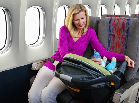 Tipps für das Reisen mit Kleinkind Baby im Flugzeug