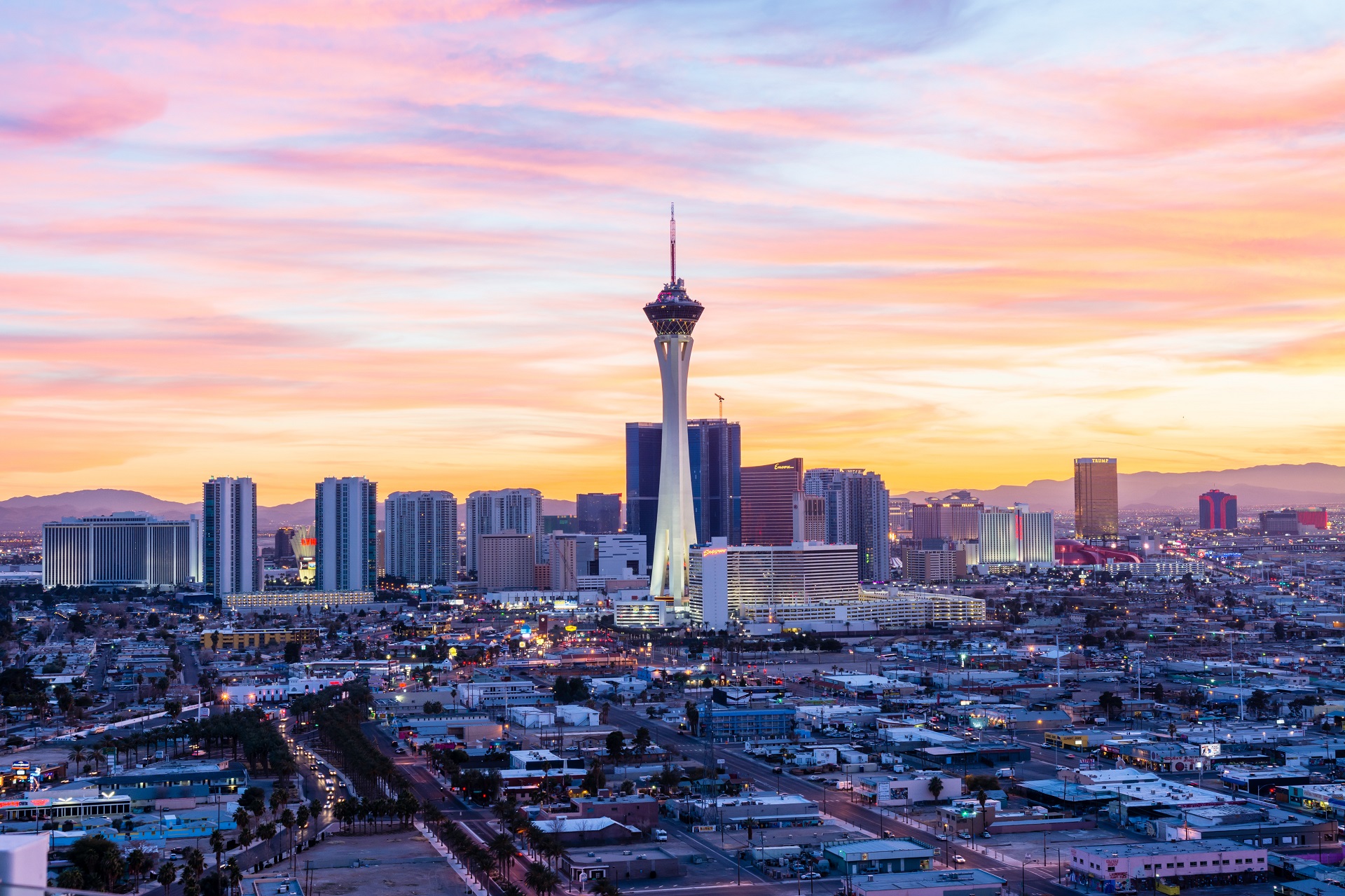 Dos and Don'ts in Las Vegas, Skyline, Stratosphere Tower