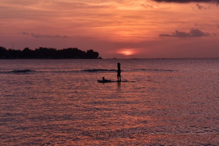 Gili-Islands_Stand-Up-Paddling_shutterstock_1494633737_900x600