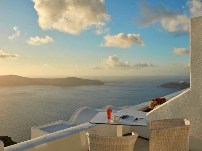 HG-IBE_AstraSuites-Santorin4