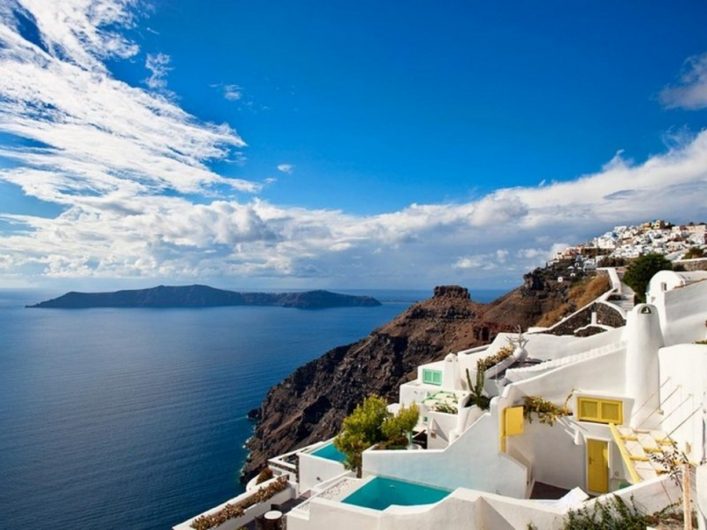 HG-IBE_Dreams-Luxury-Suites-Santorin1