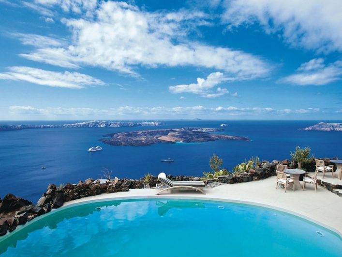 HG-IBE_Honeymoon-Petra-Villas-Santorin2