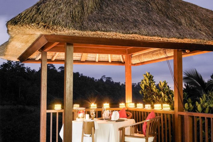 Secret-Romantic-Dinner-in-villa-at-Hanging-Gardens-Ubud-Bali-Indonesia