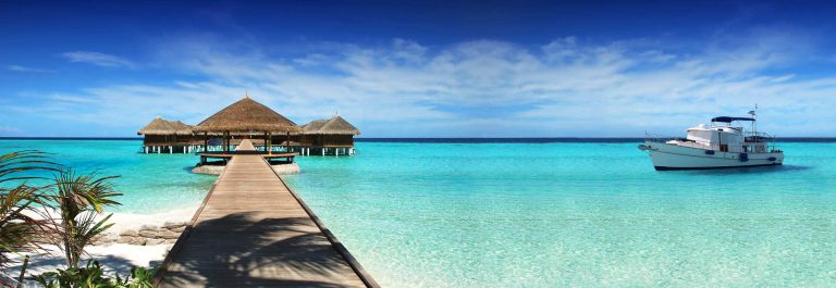 Überwasser-Bungalows mit Rutsche auf den Malediven ...