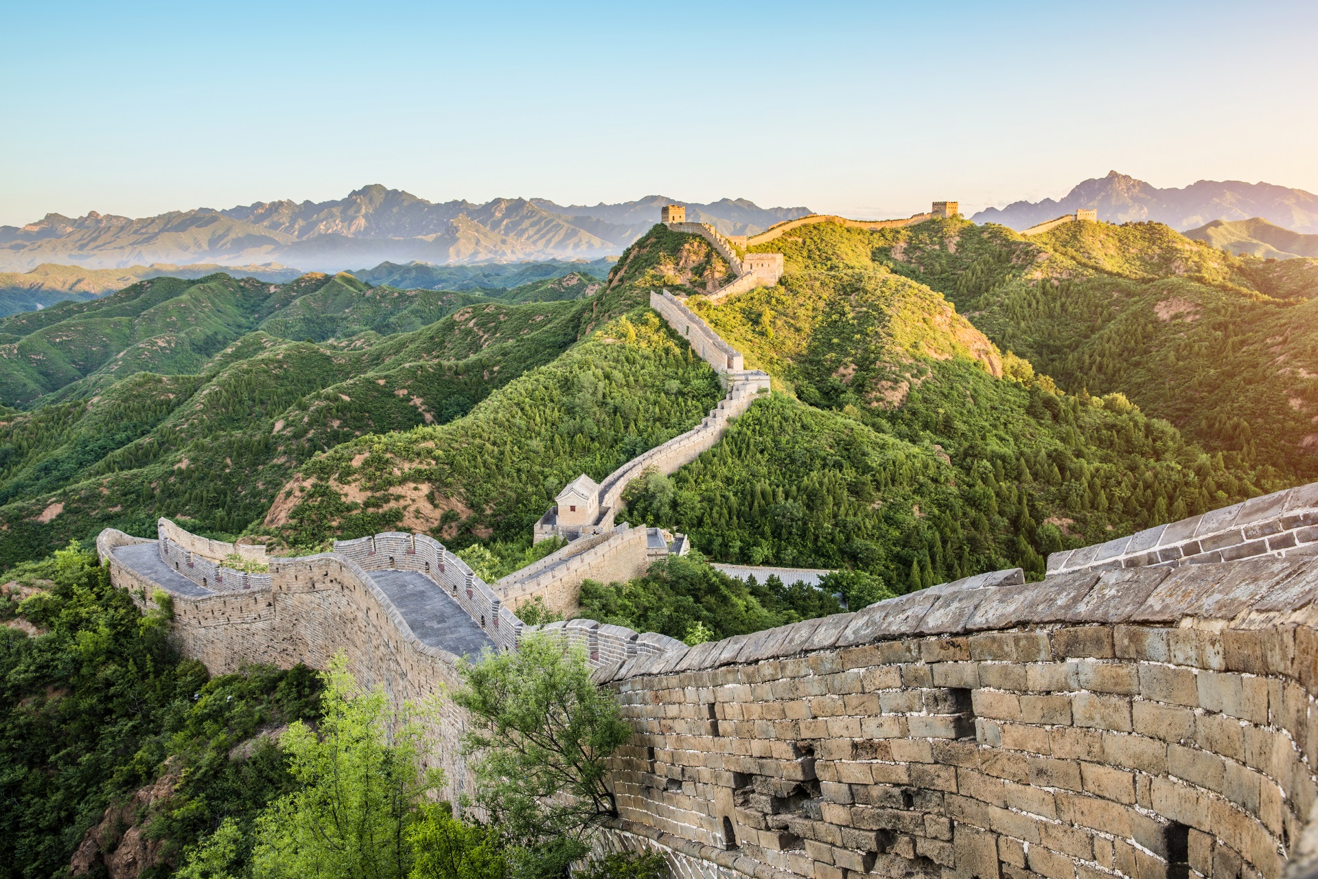 Die Chinesische Mauer steht ganz oben auf der Liste der Sehenswürdigkeiten in China.