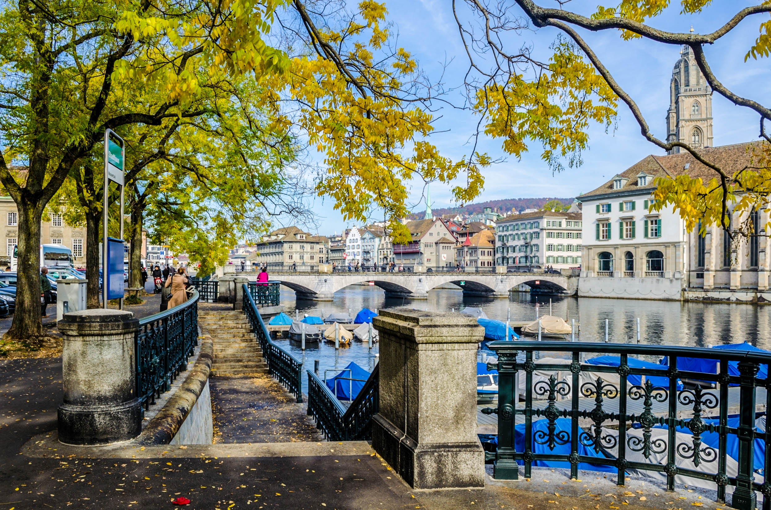 Blick auf die Altstadt in Zürich