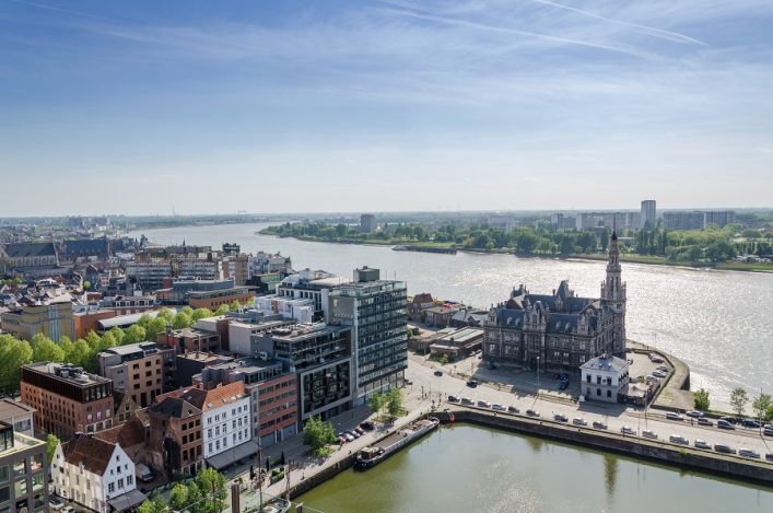 Hafen-von-Antwerpen.-shutterstock_289421093