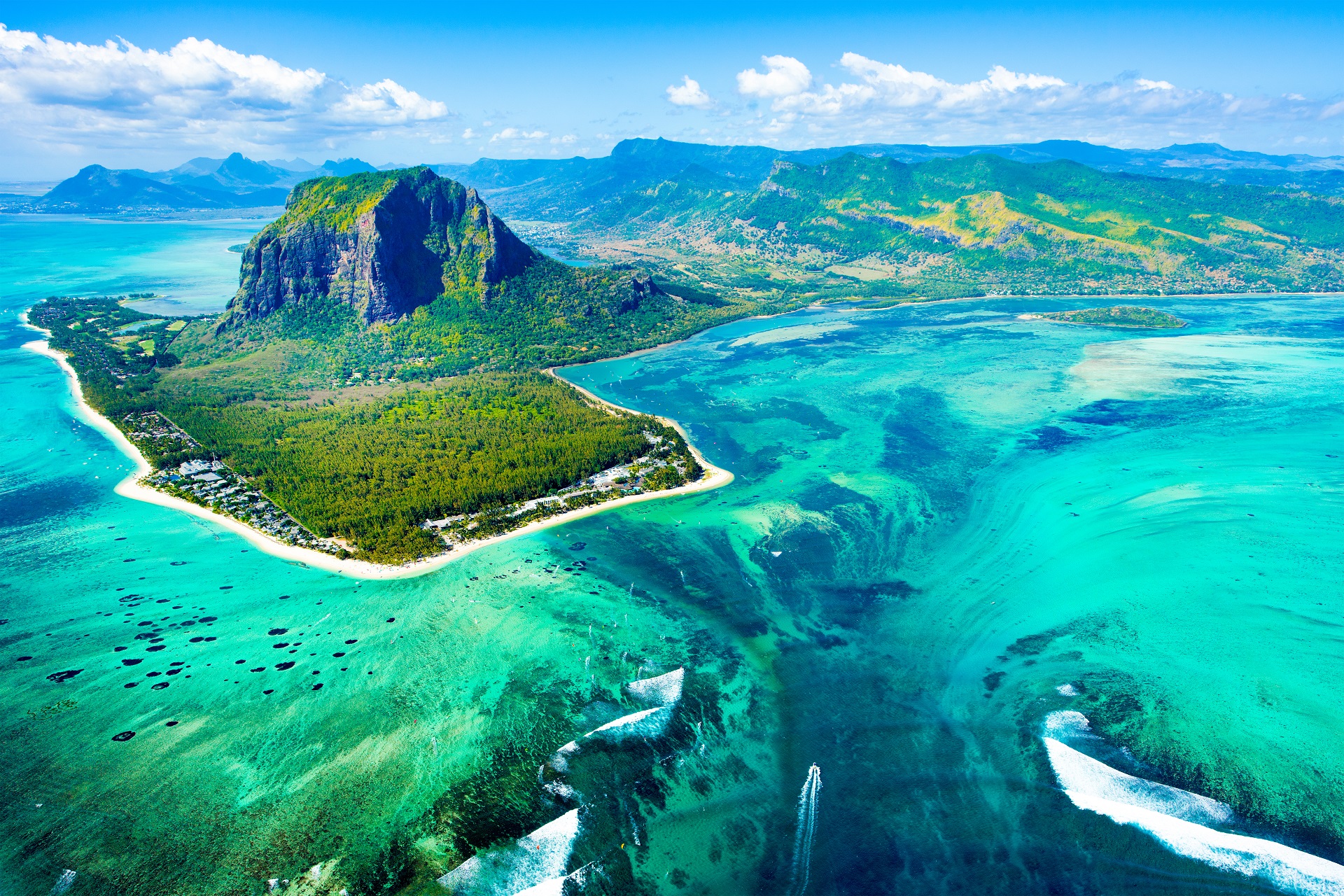 Der Unterwasser-Wasserfall auf Mauritius.
