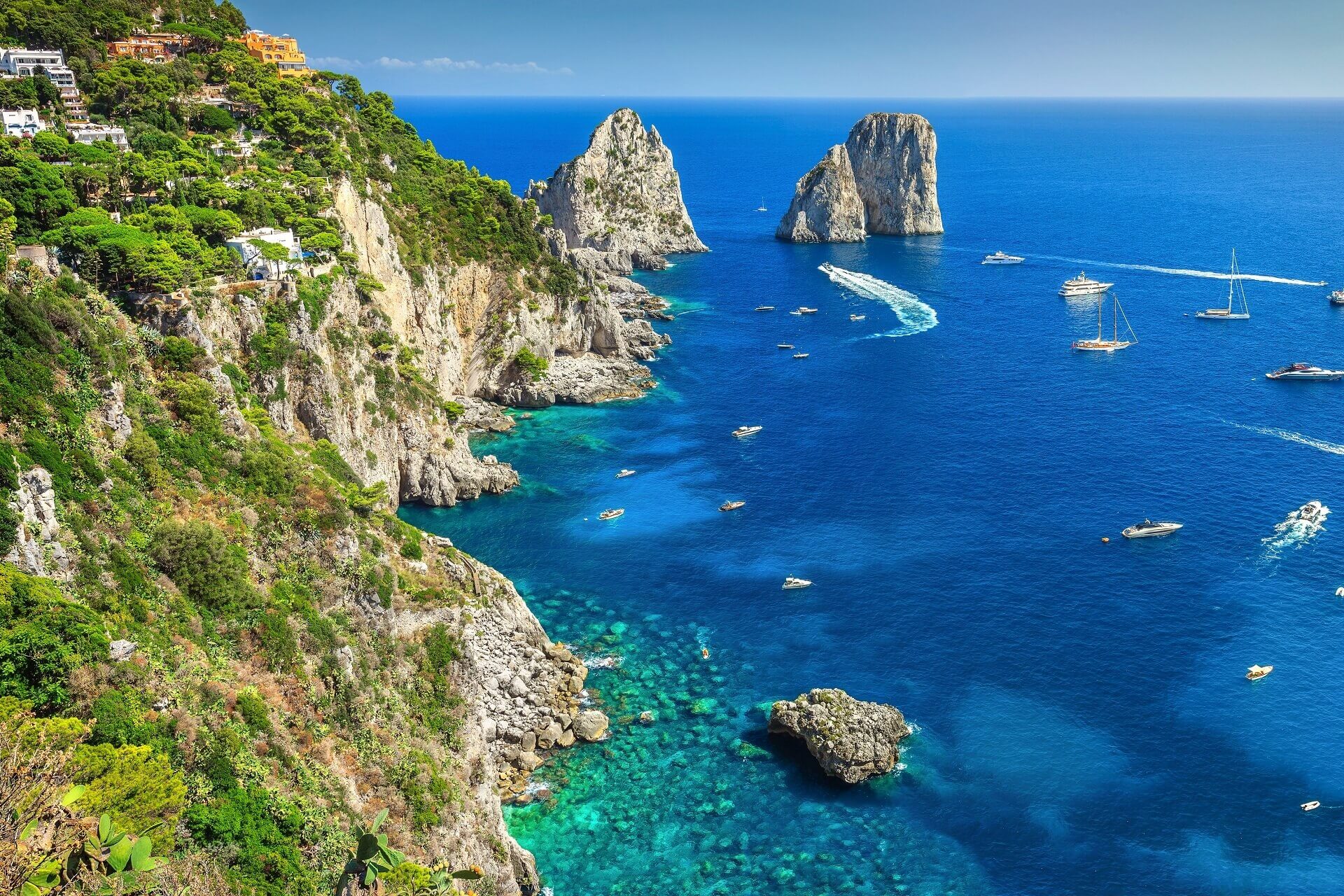 Die Faraglioni Felsen auf Capri
