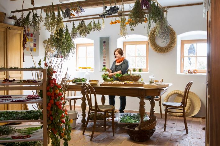 Kräuterworkshop-c-Oststeiermark-Tourismus-Bernhard-Bergmann-39