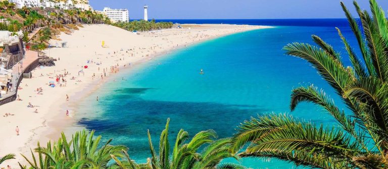 The-beach-Playa-de-Morro-Jable-Fuerteventura-Spain-iStock-624437738