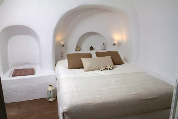 HG-Airbnb_The-Fishermans-Cave-House-Schlafzimmer-1