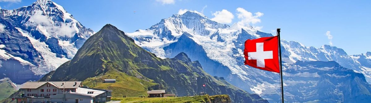 Jungfrau-region-Bern-Switzerland_shutterstock_150411200_Alpen