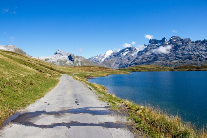 Wanderweg-Melchsee_shutterstock_1812485203