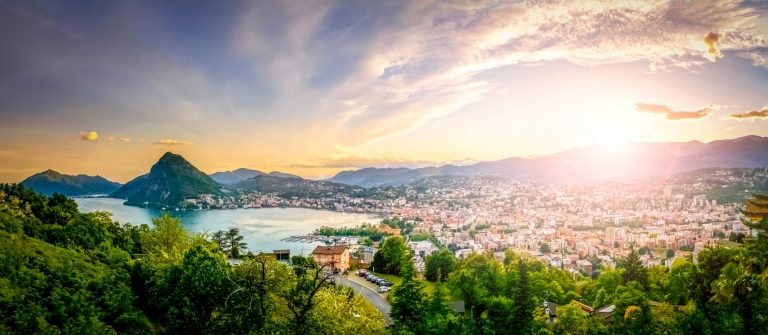 tessin_bruecke_wanderweg_shutterstock_1330147502-1920