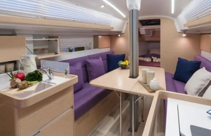 HG-Airbnb_Hausboot-Italien1