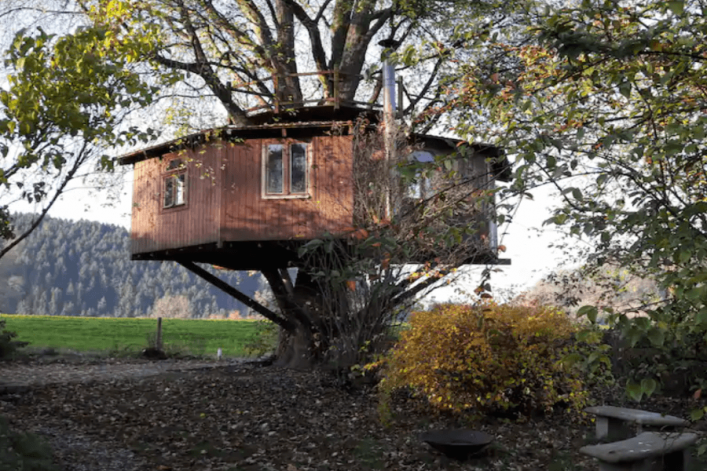 HG-Airbnb_Baumhaus-Deutschland-Kuschelig1-1