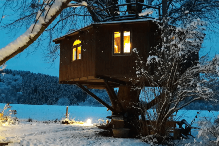 HG-Airbnb_Baumhaus-Deutschland-Kuschelig2-1