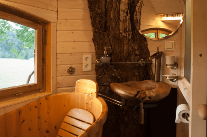 HG-Airbnb_Baumhaus-Deutschland-Kuschelig4-1