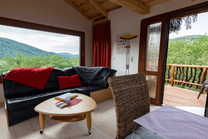 HG-Airbnb_Baumhaus-Oesterreich-Weingarten2-1