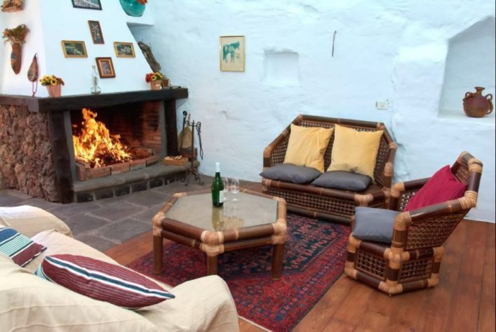 HG-Airbnb_Erdhaus-Casa-Cueva-2