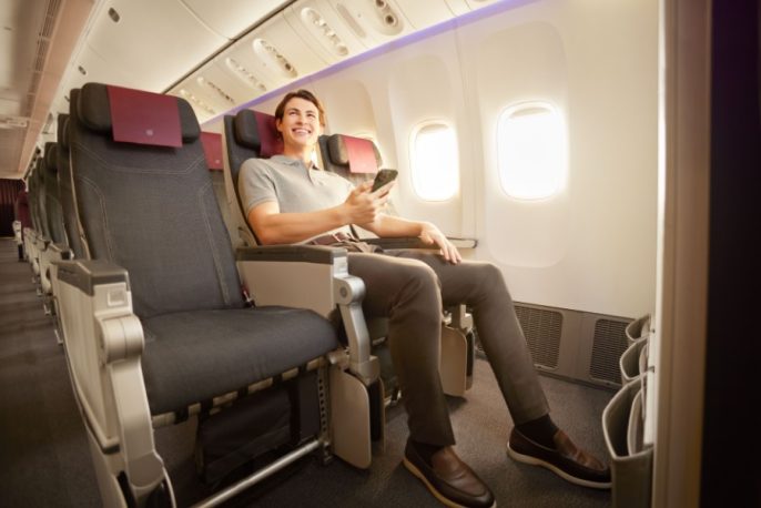 Sales_Qatar-Airways_Airlinepage_Economy-Legroom-Male
