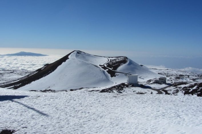 Verschneite Vulkangipfel auf Hawaii